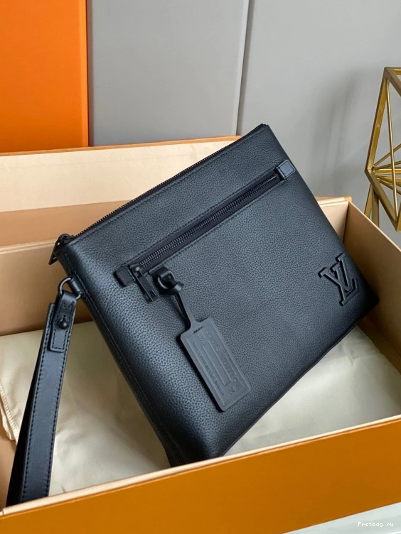 First bag ru LOUIS POUCH IPAD VUITTON 0716